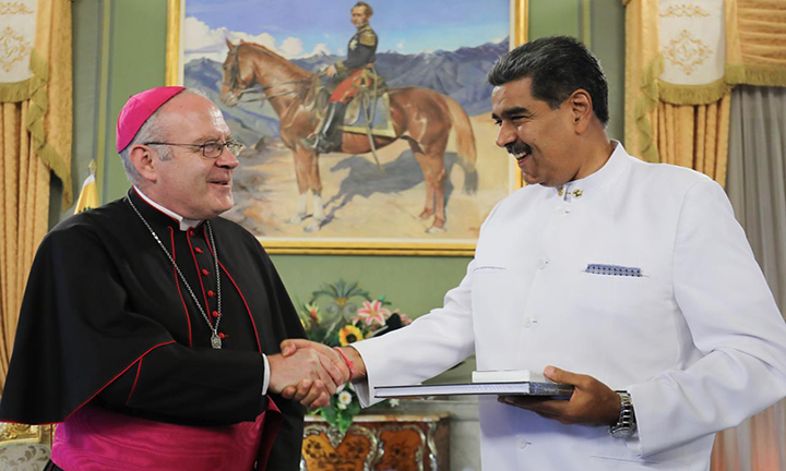 Nicolás Maduro recibió cartas credenciales del nuevo nuncio apostólico del Vaticano
