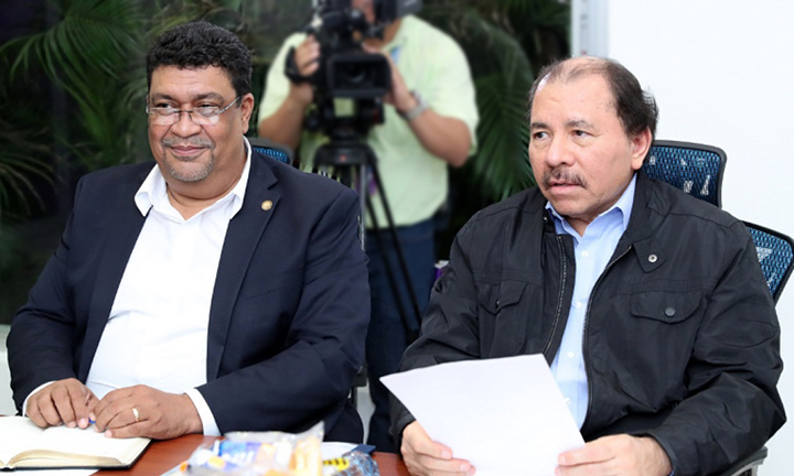 Roberto Samcam advierte sobre “los intereses oscuros” de Ortega con Valdrack Jaentschke en el SICA