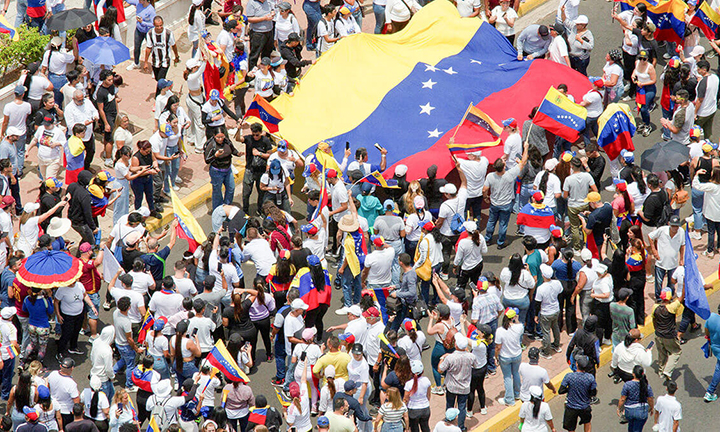 Cerca de 50 países firman en la ONU una declaración para “restablecer” la democracia en Venezuela