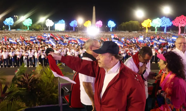 Un asteroide se aproxima a Daniel Ortega